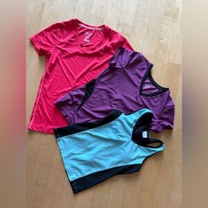 Athletic T-shirt’s bundle womens size medium
3items/$20